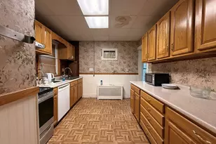 18 Pleasant St, Fitchburg, MA 01420 - Photo 3