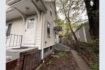 18 Pleasant St, Fitchburg, MA 01420 - Photo 29