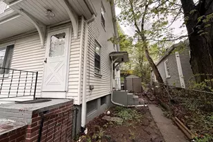 18 Pleasant St, Fitchburg, MA 01420 - Photo 29