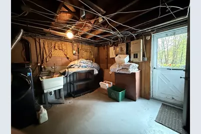 18 Pleasant St, Fitchburg, MA 01420 - Photo 25