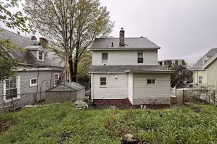 18 Pleasant St, Fitchburg, MA 01420 - Photo 33