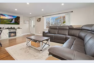 6 Rawding Rd, Peabody, MA 01960 - Photo 9