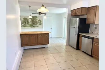 110 Longmeadow Dr, Lowell, MA 01852 - Photo 9