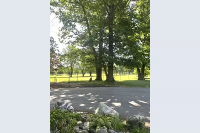 110 Longmeadow Dr, Lowell, MA 01852 - Photo 3