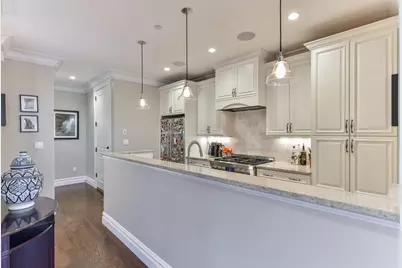 9 M St #2, Boston, MA 02127 - Photo 9