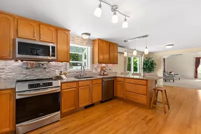 49 Larson Ave, Leominster, MA 01453 - Photo 7