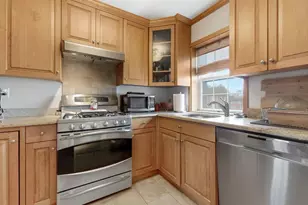 9 Lennon Ct, Boston, MA 02127 - Photo 5