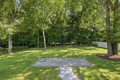 100 Beacon Hill Rd, West Springfield, MA 01089 - Photo 23