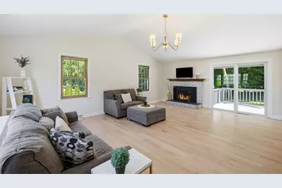 100 Beacon Hill Rd, West Springfield, MA 01089 - Photo 7