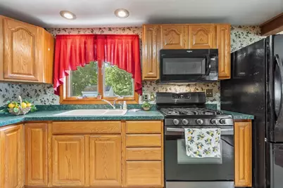 9 Oaklandvale Ave, Saugus, MA 01906 - Photo 11