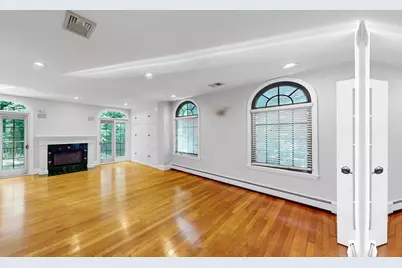 79 Woodchester Dr, Newton, MA 02467 - Photo 11