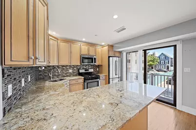 184 Athens St #3, Boston, MA 02127 - Photo 7