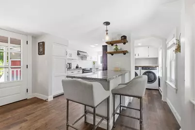 51 Grove St, Reading, MA 01867 - Photo 3