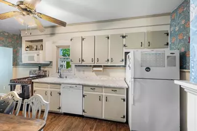 15 Quannapowitt Ave, Wakefield, MA 01880 - Photo 9