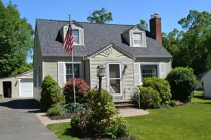 20 Exeter St, West Springfield, MA 01089 - Photo 3