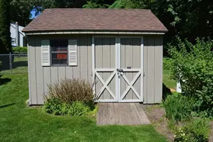 20 Exeter St, West Springfield, MA 01089 - Photo 41