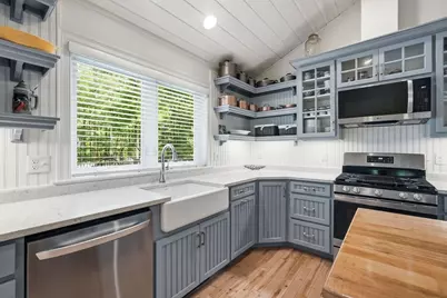 32 Eunice Williams Dr, Greenfield, MA 01301 - Photo 11