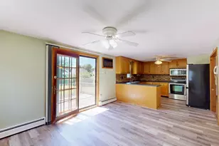 160 Burnham Rd, Lowell, MA 01852 - Photo 15