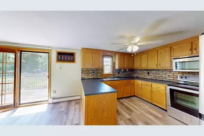 160 Burnham Road, Lowell, MA 01852 - Photo 11