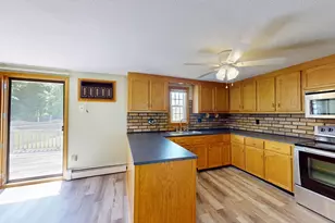 160 Burnham Rd, Lowell, MA 01852 - Photo 11