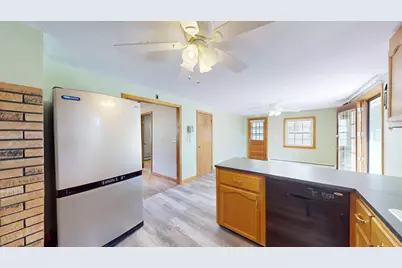 160 Burnham Road, Lowell, MA 01852 - Photo 9