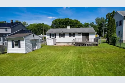 160 Burnham Road, Lowell, MA 01852 - Photo 5
