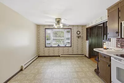 20 Felix St, Chicopee, MA 01020 - Photo 11