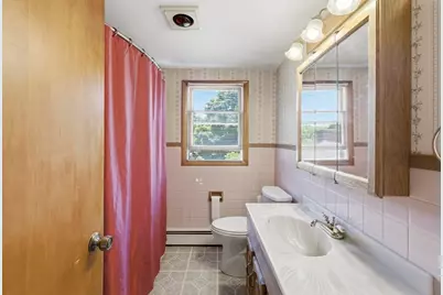 20 Felix St, Chicopee, MA 01020 - Photo 25