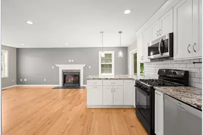 3 Poe Circle, Tyngsborough, MA 01879 - Photo 5