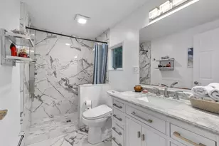 42 Wood St, Woburn, MA 01801 - Photo 17