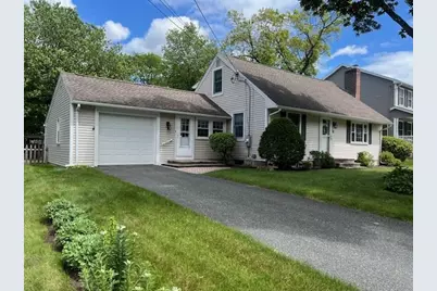 43 Pine Hill Rd, Springfield, MA 01118 - Photo 1