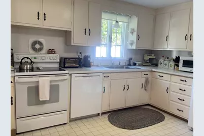 43 Pine Hill Rd, Springfield, MA 01118 - Photo 7