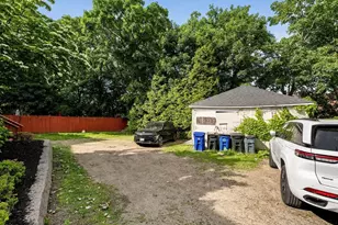 40 Victory Rd, Boston, MA 02122 - Photo 37