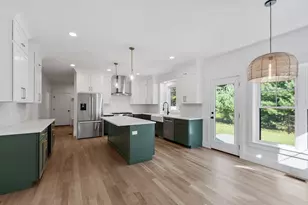 2 Colburn Ln, Littleton, MA 01460 - Photo 3