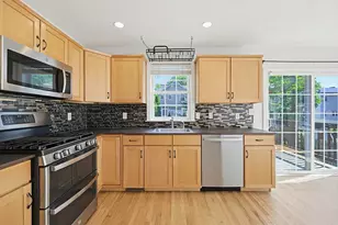 26 Oakwood St, Boston, MA 02136 - Photo 3