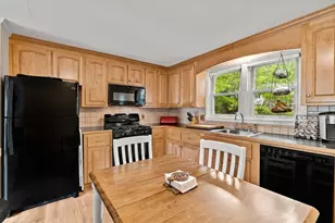 125 Hoyt Ave, Lowell, MA 01852 - Photo 9
