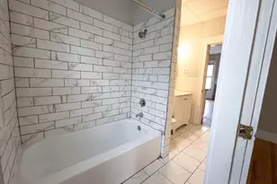 2 Haviland St, Worcester, MA 01602 - Photo 9