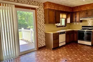 4122 Acushnet Ave, New Bedford, MA 02745 - Photo 13