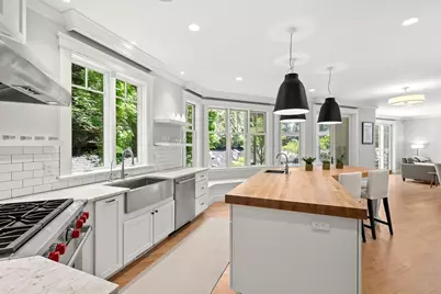 45 Whitehall Cir, Beverly, MA 01915 - Photo 5