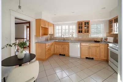 1643 Washington St, Newton, MA 02465 - Photo 9