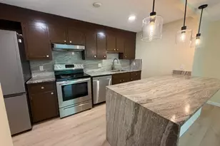 12 Hallmark Gdns, Burlington, MA 01803 - Photo 3