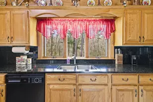 22 Country Ln, Berkley, MA 02779 - Photo 5