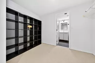 2 Earhart St, Cambridge, MA 02141 - Photo 17