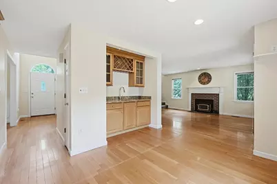 6 Oakwood Ct., Framingham, MA 01701 - Photo 9