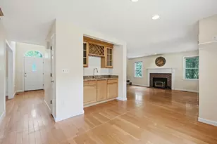 6 Oakwood Ct, Framingham, MA 01701 - Photo 9