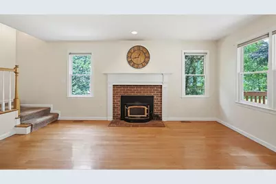 6 Oakwood Ct., Framingham, MA 01701 - Photo 11