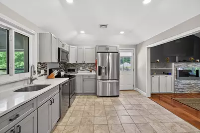425 Rogers St, Tewksbury, MA 01876 - Photo 9
