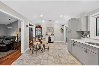 425 Rogers St, Tewksbury, MA 01876 - Photo 13