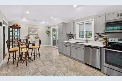 425 Rogers St, Tewksbury, MA 01876 - Photo 11