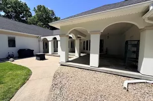176 Genovevo Dr, Ludlow, MA 01056 - Photo 33